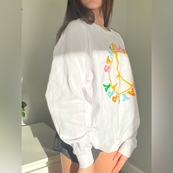 “ Stay Happy” crewneck - Picture 2 of 5